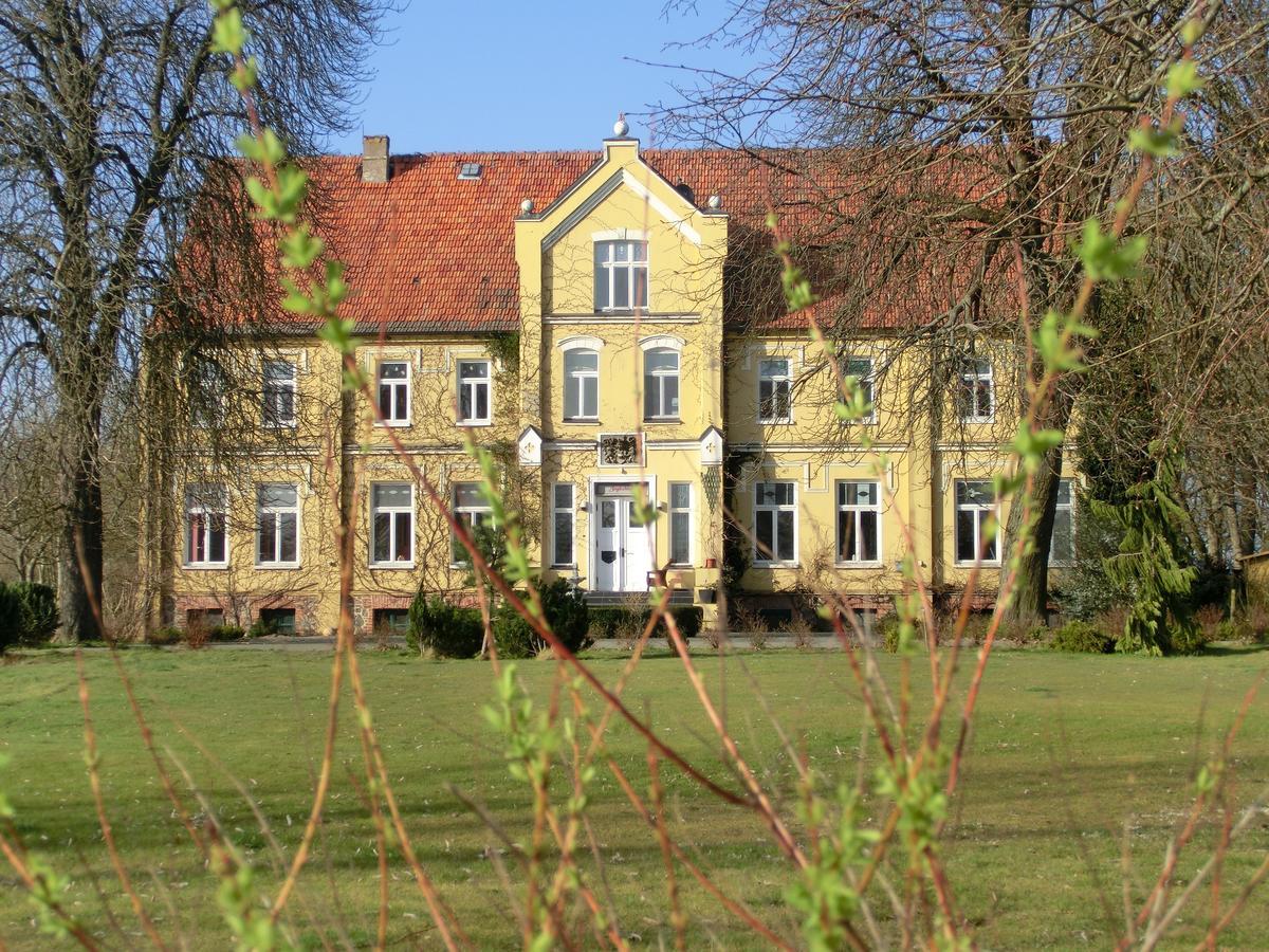 Domane Neu Gaarz Hostel Exterior photo